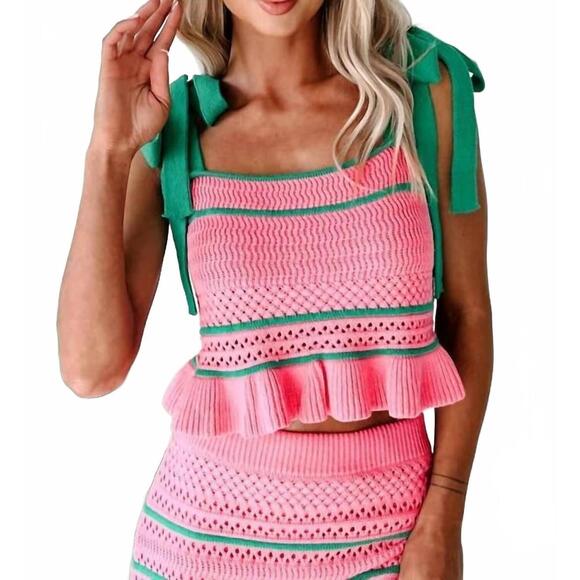 DAY + MOON Tops - NEW DAY + MOON cropped sweater tank in pink